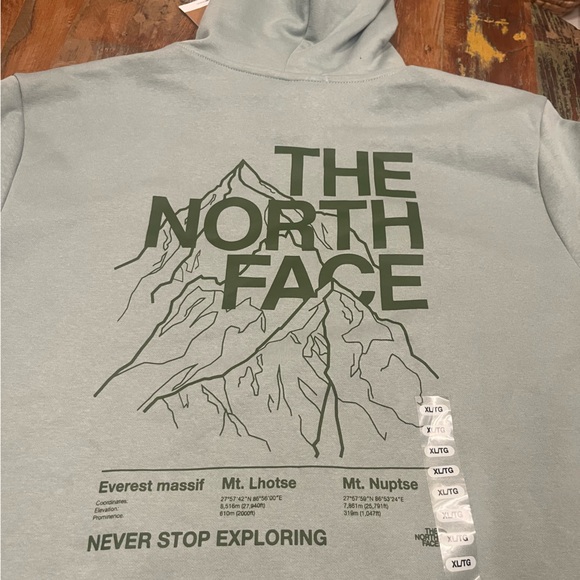 NWT North Face Men’s Hoodie - Picture 5 of 5